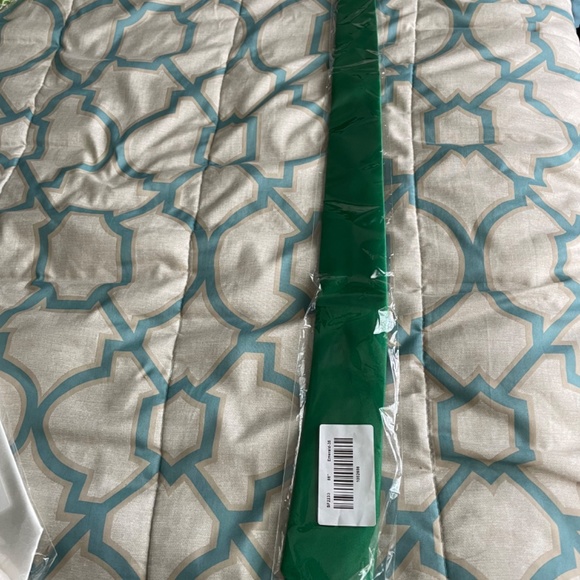 Azazie ‘Emerald’ Matte Satin, Men’s, Skinny Tie - Picture 2 of 7